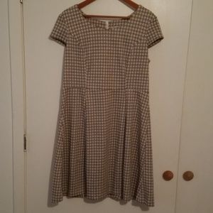 North Style Dress with Cap Sleeve.  Size: 14